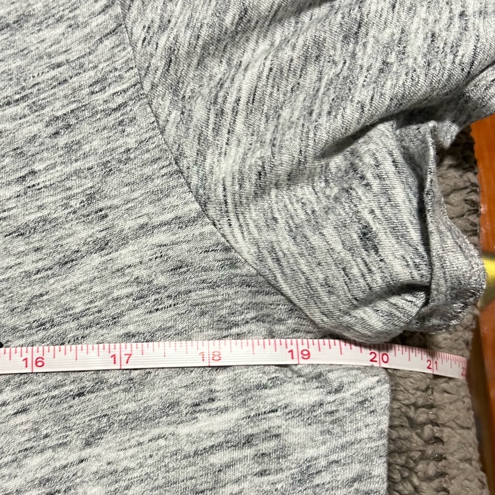 Old Navy EveryWear crew neck T-shirt “Licensed to Sell” Real Estate - Picture 7 of 7